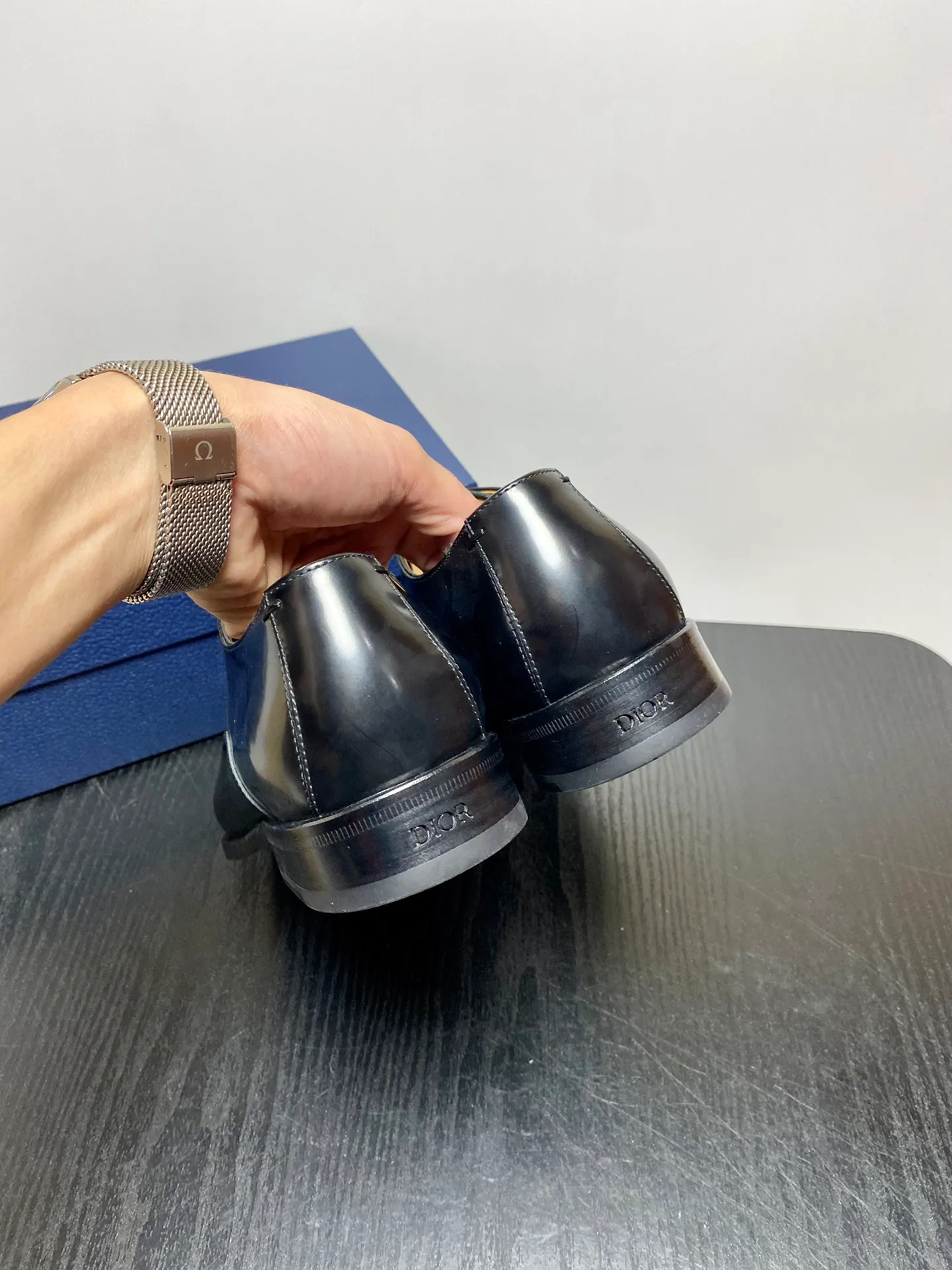 Men's shoes 💰960 Dior Derby shoes | Genuine leather sole formal leather shoes | Carefully crafted with open-edge beaded cowhide | Water-dyed cowhide lining | With classic lace-up closure | Exquisite embossed brand logo on the side | Glossy stacked heel design enhances style | Can be matched with formal or casual looks Size: 39-44 (customized at 38.45.46)